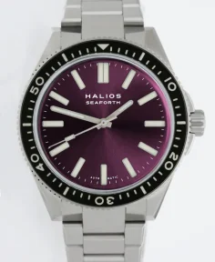 HALIOS SEAFORTH IV Sunburst Plum Rotating Bezel Elapsed Time Titanium Titanium Bracelet + Rubber Strap