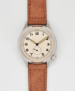 Vario 1945 D12 Sand Beige Field Watch