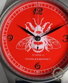 RED BUMBLEBEE - Chewie_Co