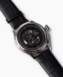 Compass Timepieces Voyager (Black/Gold)