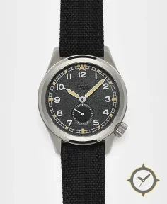 Vario 1945 D12 Raven Black Field Watch