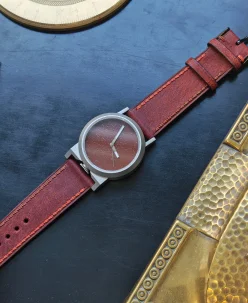 Andoandoando A-2 Urushi Bengara One with Qanvera Strap