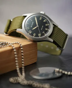Radcliffe MAD WATCH COLLECTOR X RADCLIFFE field watch