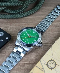 Aquatico Aquatico Dolphin Green Dial