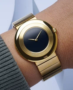 Makina M33 - Zero G (gold) by Makina Watches