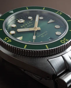 Aevig HULDRA automatic divewatch
